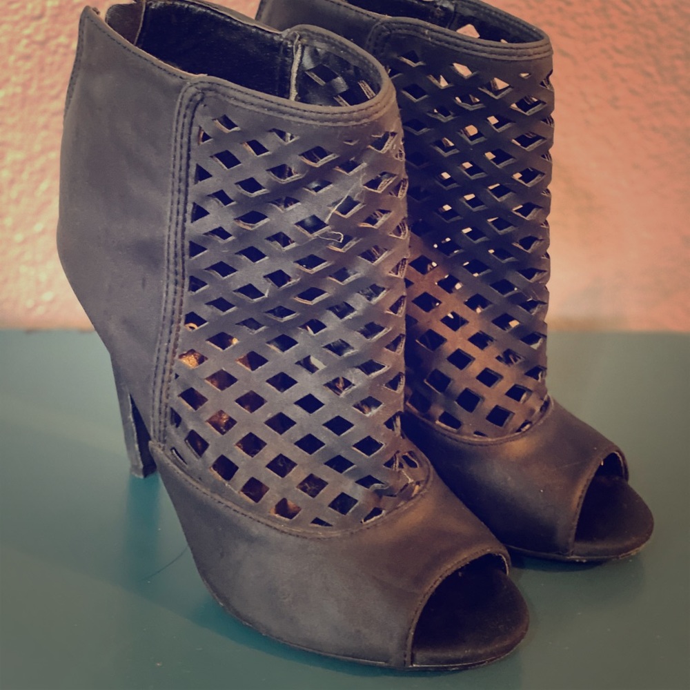 Very cute open toe high heels